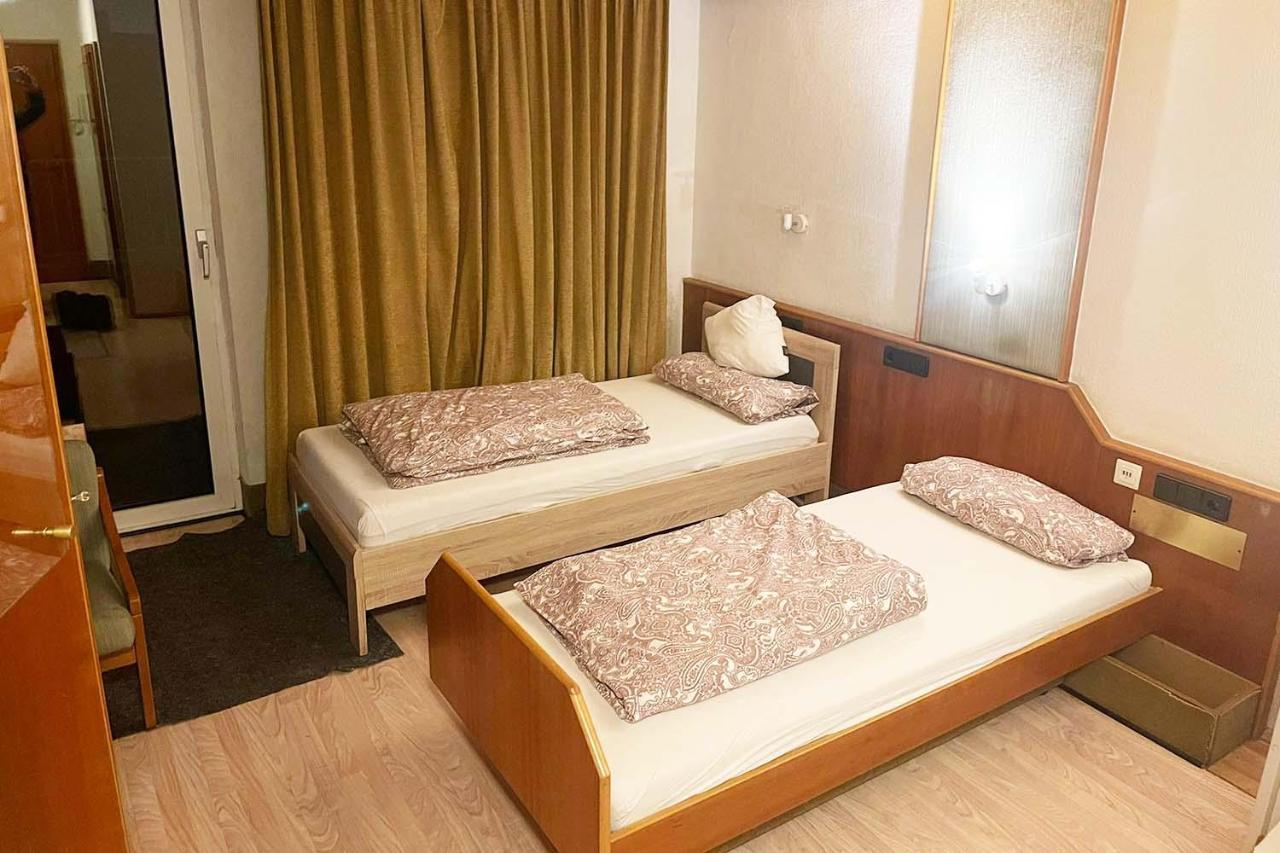 One Room Apartment In Bergisch Gladbach Esterno foto